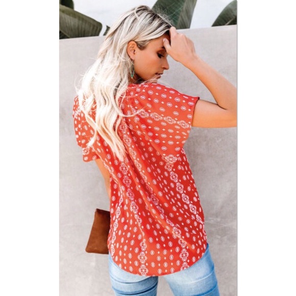 👑 boho flutter top - Picture 2 of 3